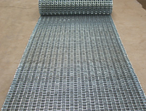 304 สแตนเลสสตีลเพชรตาข่าย Self Furring โลหะ Lath Conveyor Belt